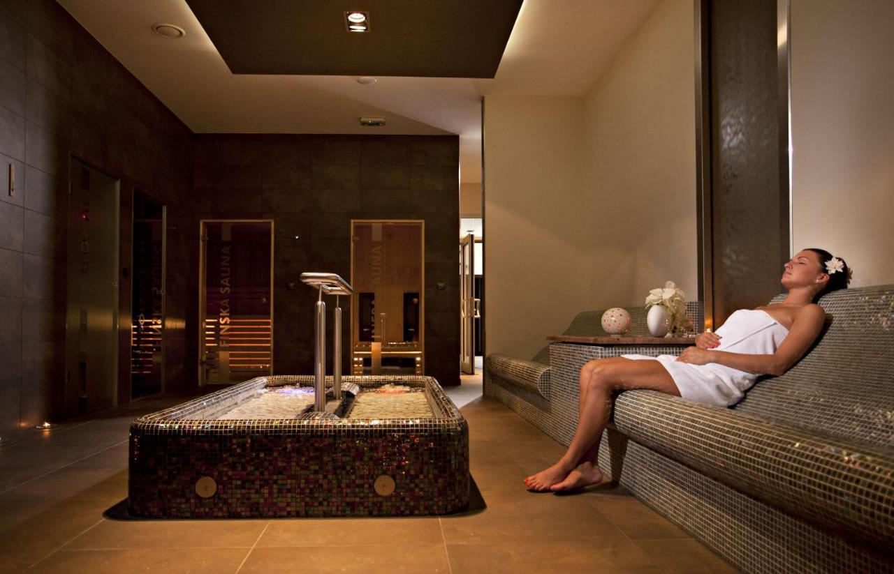 Wellness Hotel Abacie Nový Jičín エクステリア 写真