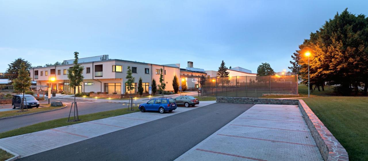 Wellness Hotel Abacie Nový Jičín エクステリア 写真